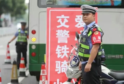 衡阳高考护航记：五起“小迷糊”事件，幸亏有交警“神助攻”保平安                                                                     