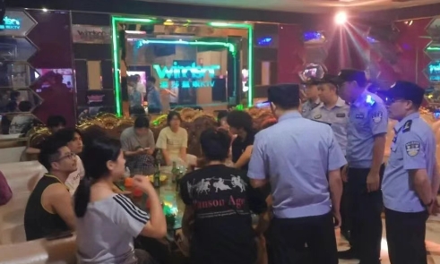 高考落幕，平安守护：祁东公安深夜清查行动为青春假期“护航”                                                                       